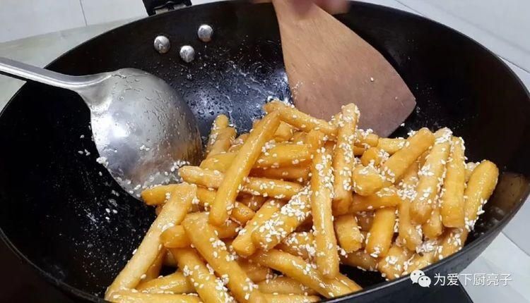焦脆|我家零食就爱这么做,切一切锅里一炒,个个焦脆又香甜,越嚼越香