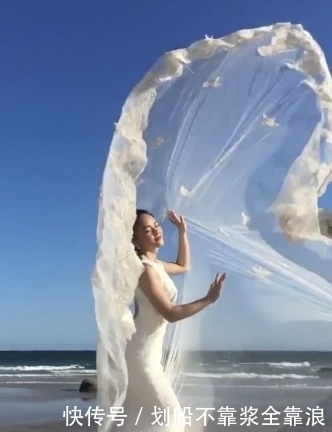 摄影师|新娘拍照将10米长纱巾披在身上,就像蚊帐,成片像在弹棉花