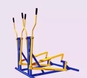  健身器材|危险！信阳一男童手被卡，潢川很多孩子都这样做过！