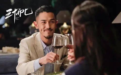 顾佳|《三十而已》:后来我买的香奈儿,没再发过朋友圈炫耀。