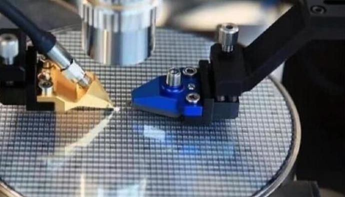 原因就|任正非亲自出马，密集调研顶尖高校，原来华为的战略要这么调整