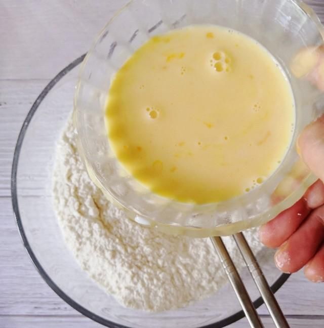 牛奶|烤箱自制小烤饼,外脆里软,香气扑鼻,比面包简单,比馒头有味