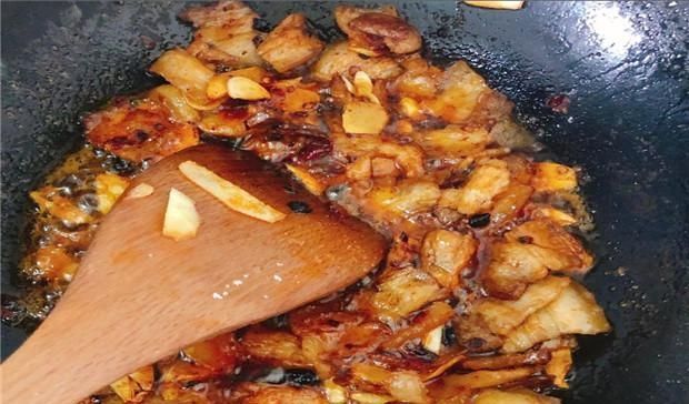 做出来的回|大厨教你做正宗回锅肉,第1步就要掌握好,出锅香、辣、不油腻