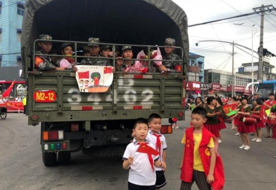  欢送|欢送防汛抗洪部队，尽显军民鱼水情