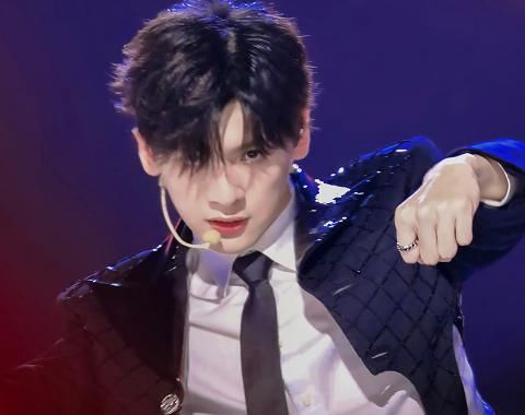  资源|翟潇闻资源有多好？不止去竞选快本常驻嘉宾，还搭档秦牛正威拍新戏