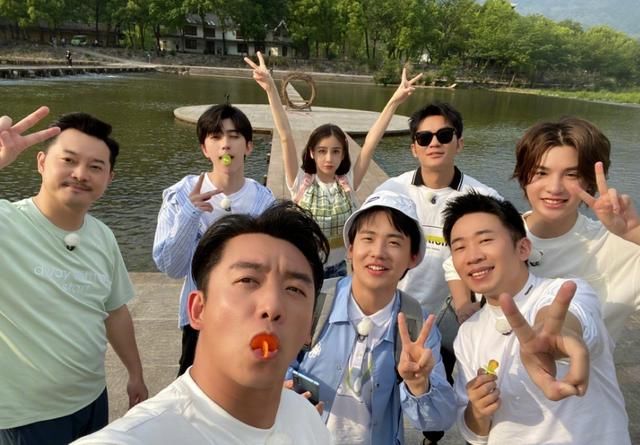  官宣|《奔跑吧》官宣杀青后，官博隔天就带来好消息，又将跟跑男团见面