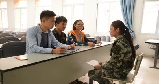 森林|面试官森林里有一条眼镜蛇从来不咬人,为什么我回答过被淘汰