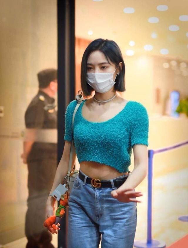  毛晓彤|毛晓彤气质好神奇，和谁都有cp感，女团上衣可以穿成好嫁风