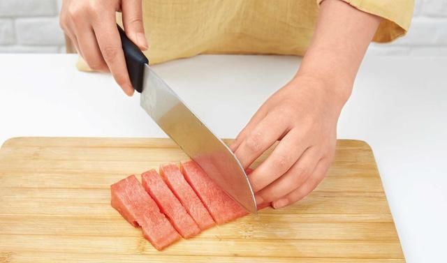  西瓜冰沙|夏天最完美组合，牛奶饼干配沙拉，好吃不腻，冰凉清爽，刷剧必备