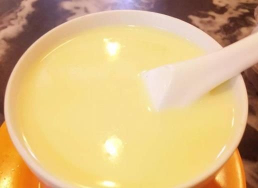  皇帝|皇帝口渴，皇后给他端了一碗奶，并没有毒，但皇帝喝完却一命呜呼