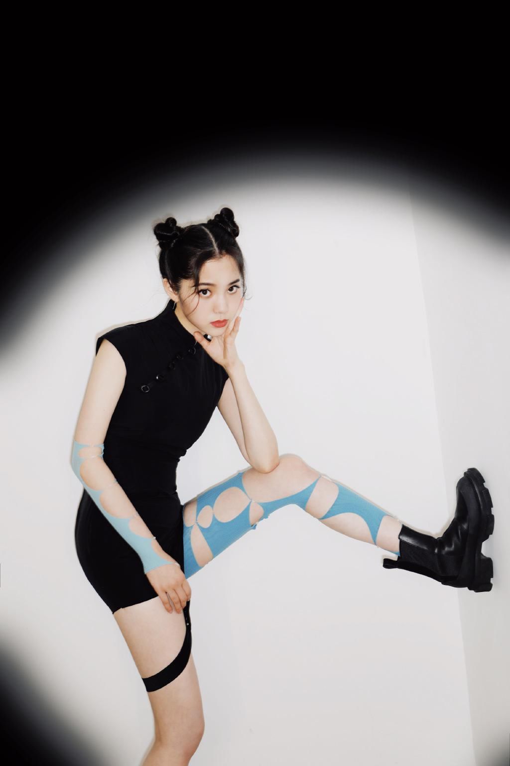 搭配|夏日马丁靴，甜酷girl街头凹造型，和时髦精的距离就差它了