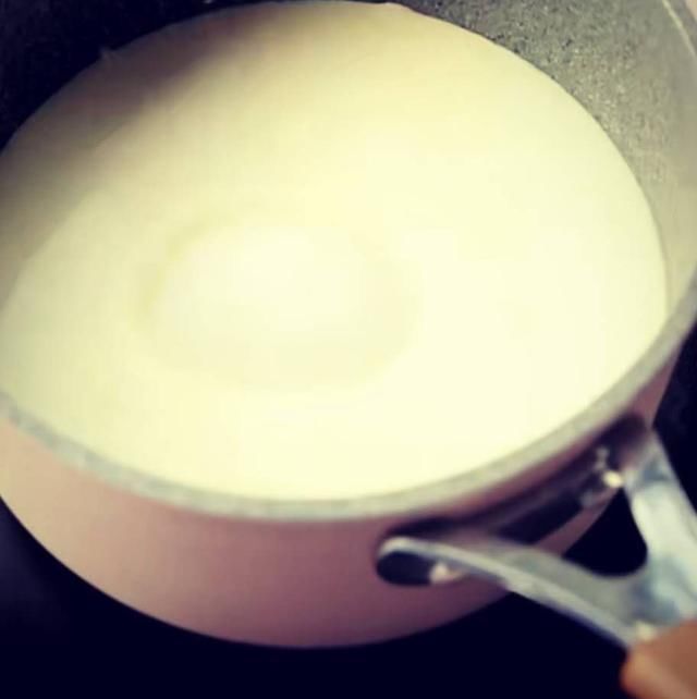  粉色|心情不好的时候，自己做上一款简单好吃粉色系奶冻蛋糕，会很开心