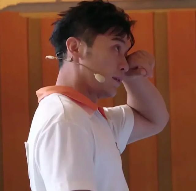  队长|《跑男》迎来“重磅”嘉宾，队长李晨忙让位，听到歌声后我懂了