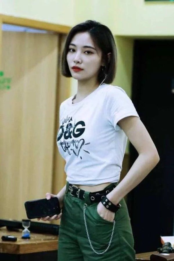  羡慕|THE9女团行程被放出，资源让人羡慕，许佳琪和虞书欣是最大赢家！