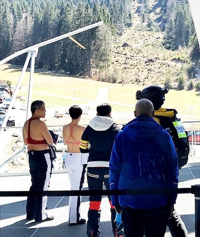  苏提达王后|诗妮娜匍匐在泰王的脚下时真心酸，穿露脐装白皙水润，遮不住卑微