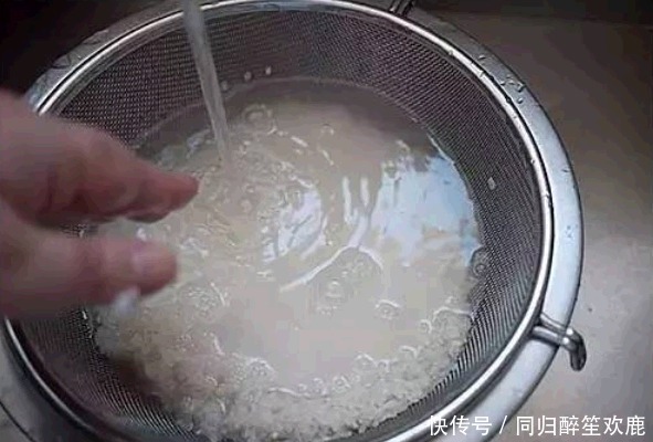 分明|蒸米饭,只加水是外行!水里多加这2样,米饭又香又软,粒粒分明