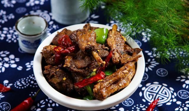 家常|为了在夜市有一席之地,我学会的第154道家常菜——家常鹅肉