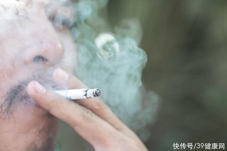 提醒老烟民4种香烟(提醒老烟民：4种香烟被列入黑名单，别以为对身体好，有在吸的吗)