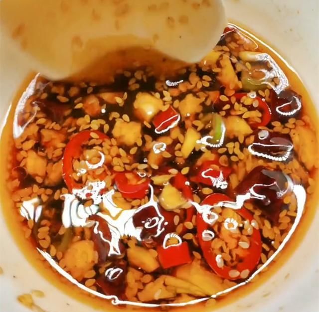  食欲|秘制汁开胃爽口丝瓜条新吃法，食欲大开易消化，美食中的战斗机