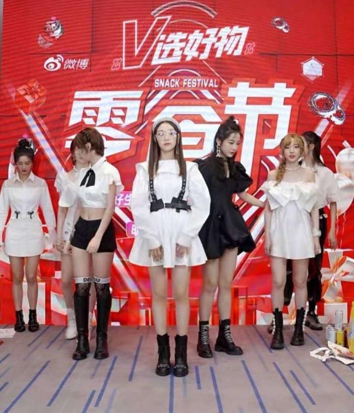  logo|硬糖少女直播回应logo争议，希林太敢说，赵粤忙救场