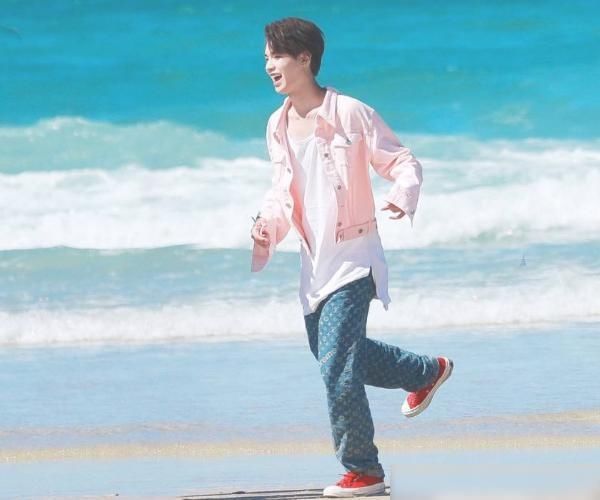  黄明昊|《快乐大本营》新人主持定黄明昊？先主持后拍戏，或成下个王一博