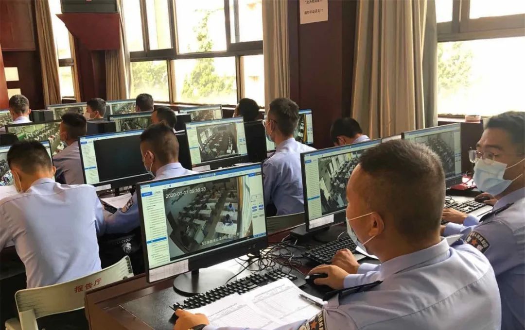  考生|图集丨云南高考首日直击：每一张安静的考桌都来之不易