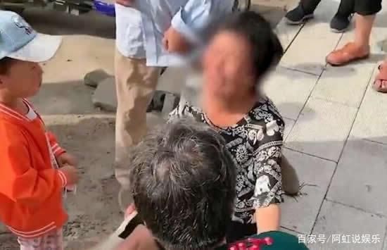 偷偷|老人卖粮款被偷后绝望大哭 小偷偷走的不是钱而是命