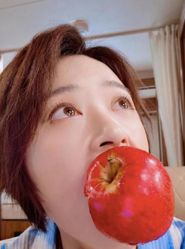蒋欣|华妃蒋欣变＂瘦子＂，身材彻底逆袭！罕见秀性感，美回 ＂樊胜美＂