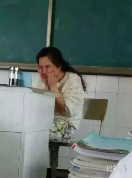 送！案！现！场！\＂,\＂i16\＂:\＂图说 |老师 您自拍可以，但是能想想我们的感受吗！