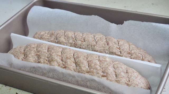  发酵|夏天做面包，直接法又快又顺利，干果多的软欧，越嚼越香还无油