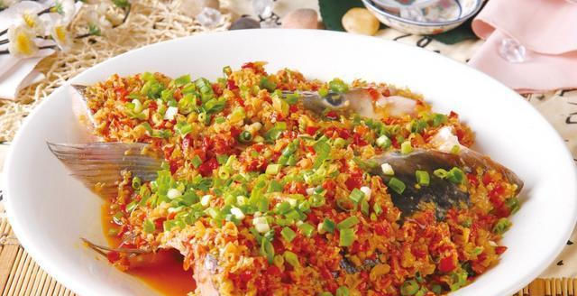  做法|美食精选：鲜椒腰花，蒸鱼头，炝菠菜，银鱼番茄豆腐的做法