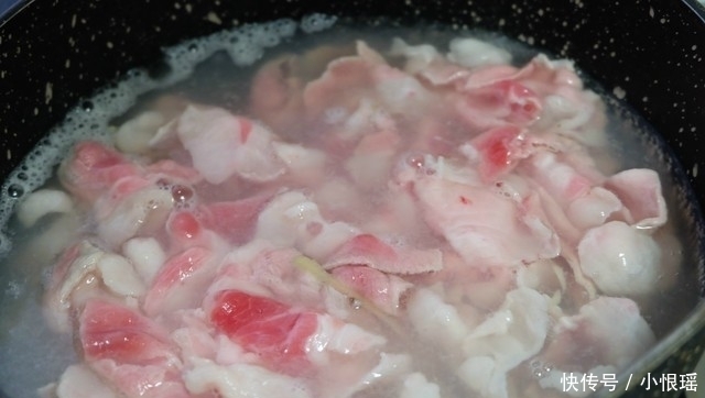 羊肉片|新学了个羊肉的做法,简单易做,鲜嫩美味,全家都说好!