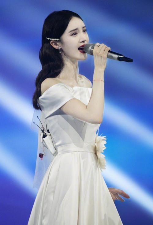 宁静|《乘风破浪的姐姐》排名再次变化,宁静掉到第5,金晨卡8,她第1断层出道