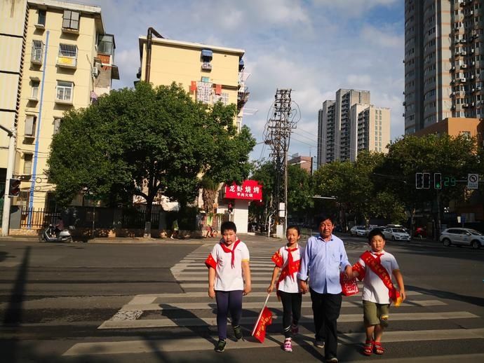 共建文明|童创友好社区 共建文明交通