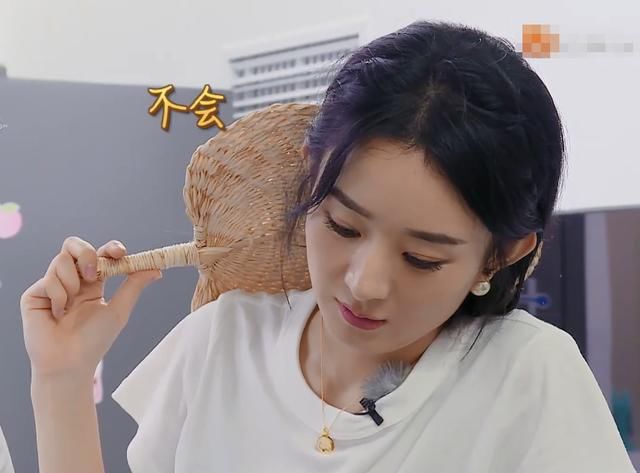  平时|《中餐厅》赵丽颖秀刀工，特写刀工和成品菜，平时是否下厨很显然