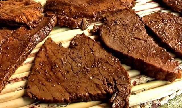 猪里脊肉干|入秋后,吃鸡鸭鱼肉不如吃此肉,30元一斤,烤干后能吃一冬天