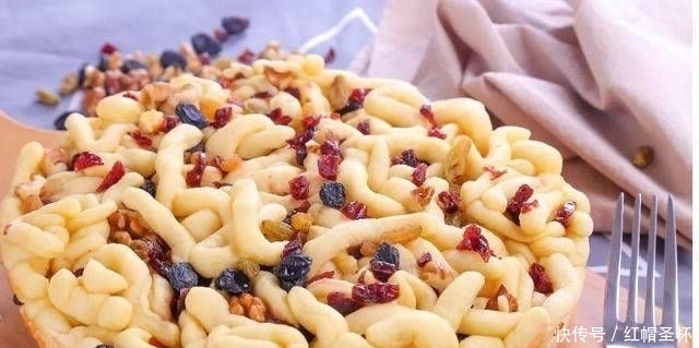  比买|不需要一滴油，只需要电饭锅。手工做的沙琪玛比买的沙琪玛好吃得多