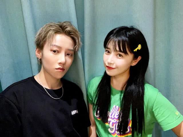  成功|刘雨昕舞台细节手指卡拍，阚清子追星成功，THE9综艺首秀上《快本》？