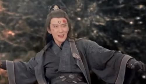  乌童抓住|琉璃美人煞：乌童结局如何？临死前把玲珑推出魔渊，真心爱过玲珑