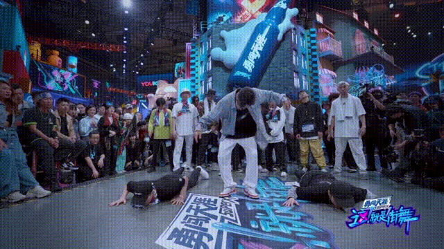  王一博|《这就是街舞》张艺兴得到专业认可，但是为何王一博却在摆手？