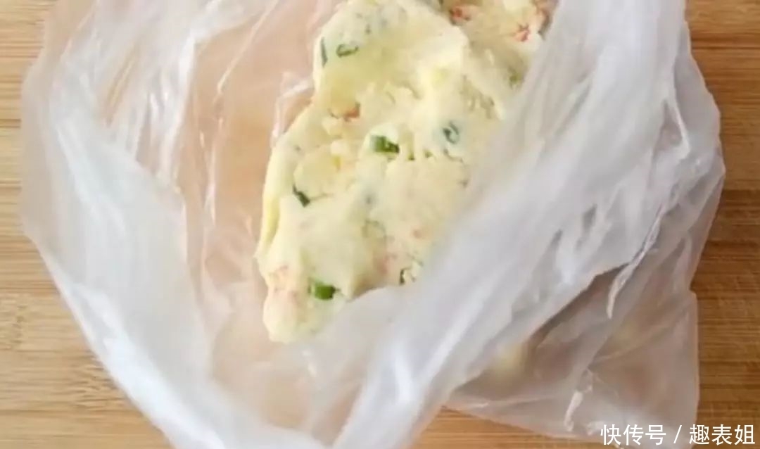  土豆饼|教你自制香酥可口的土豆饼，手不沾面就能做好，方法特别简单！