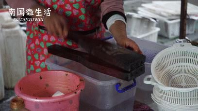  挤满|6元20个！小红书爆火的农院路灌浆豆腐，每天挤满人！