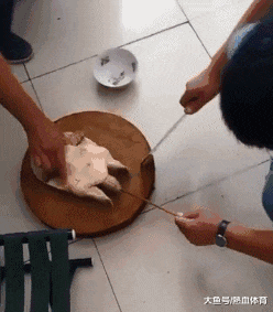 搞笑|搞笑GIF:妹子,不管你的球技怎么样,光看你这样的姿势我必须给你满分