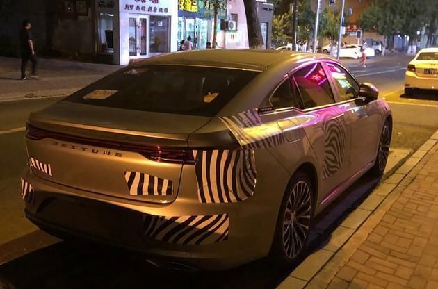  造型|全新奔腾B70实车图曝光 造型十分年轻、新潮