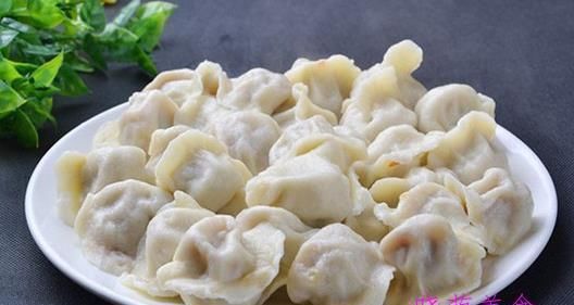 锅中烧水|牛肉蒸包、白菜水饺、牛肉夹馍的家常做法,营养美味