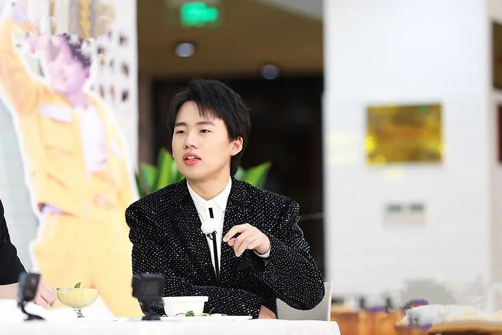  镜头|郭麒麟水土不服？在《奔跑吧》话少、镜头也少