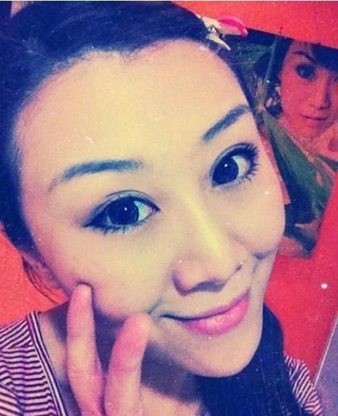  盈盈|2012年，付丽笑意盈盈请快递员进门，10分钟后衣衫不整横死床上