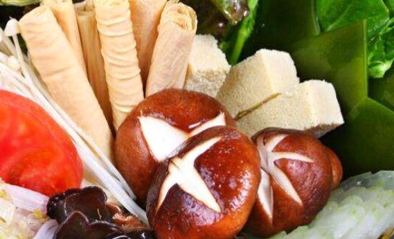 快试|还在买麻辣烫吃，快试着自己做吧，超级简单