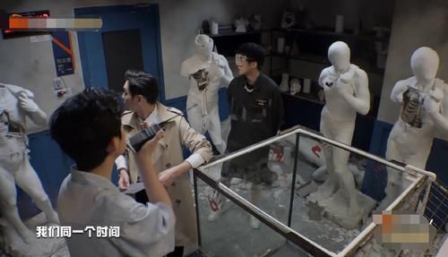  密室|密逃最后一个密室玩太大，黄明昊被困水箱两小时，粉丝集体揪心