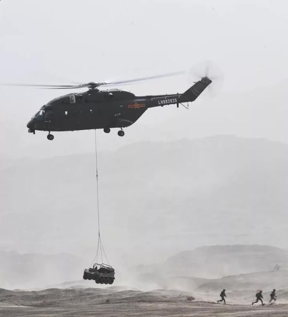  新机|4万吨巨舰要海试了，三款新机传来上舰信号，垂直登陆火力打击